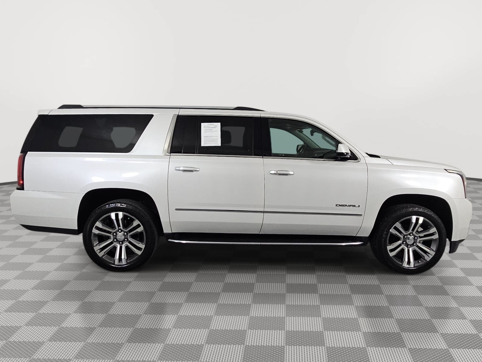 Used 2020 GMC Yukon XL Denali w/ Open Road Package RWD image 9