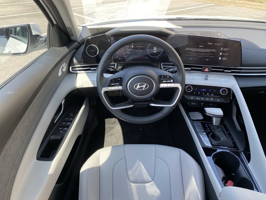 New 2026 Hyundai Elantra Limited FWD image 14