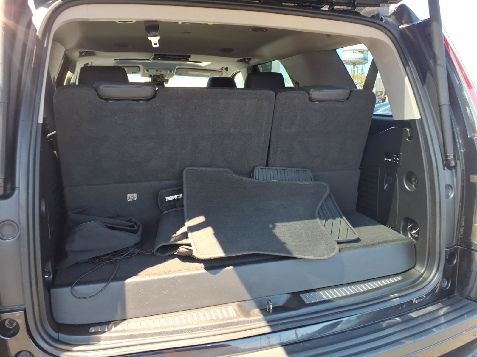 Used 2019 Cadillac Escalade Luxury AWD/4WD image 12