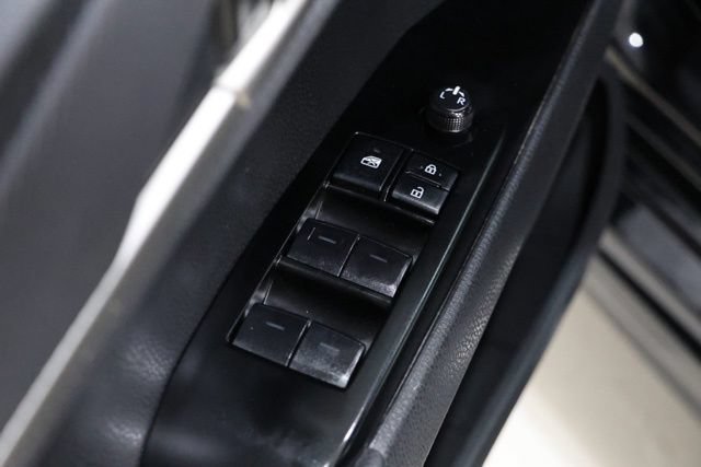 Used 2025 Toyota Camry SE FWD image 20