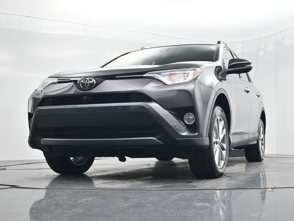 Used 2018 Toyota RAV4 Limited w/ Advanced Technology Package image 36