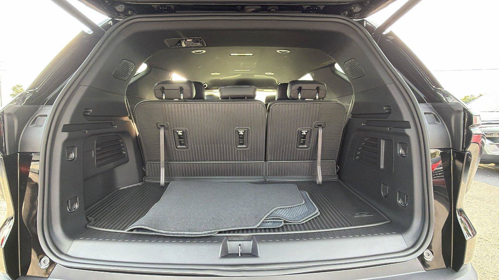 New 2027 Chevrolet Traverse LT w/ Midnight/Sport Edition FWD image 13
