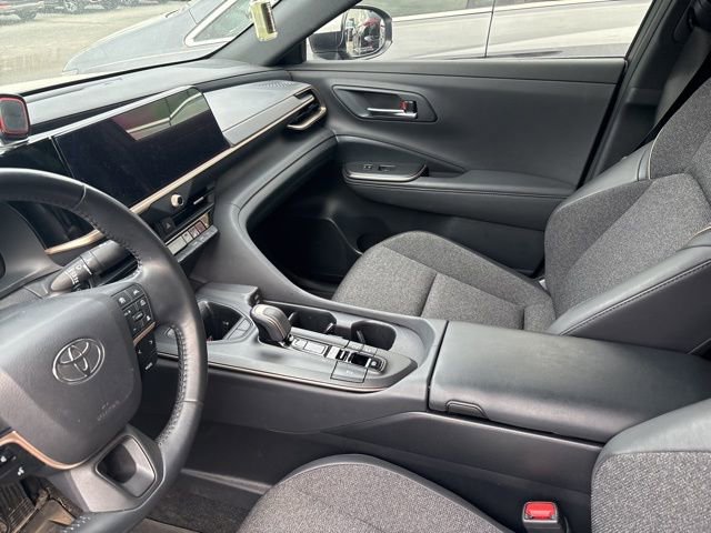 Used 2023 Toyota Crown XLE image 10