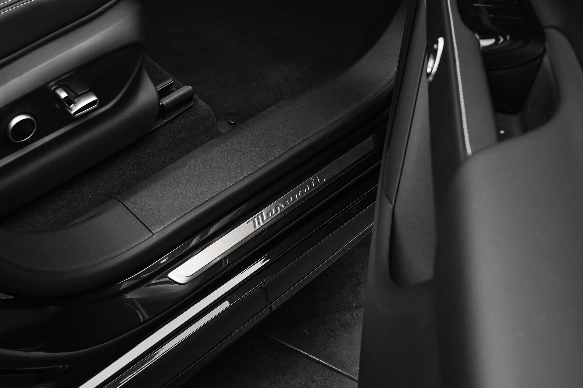 New 2025 Maserati Grecale Modena AWD/4WD image 30