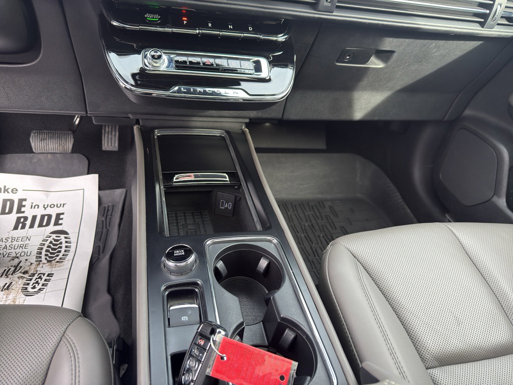 Used 2025 Lincoln Corsair Reserve w/ Equipment Group 202A image 17