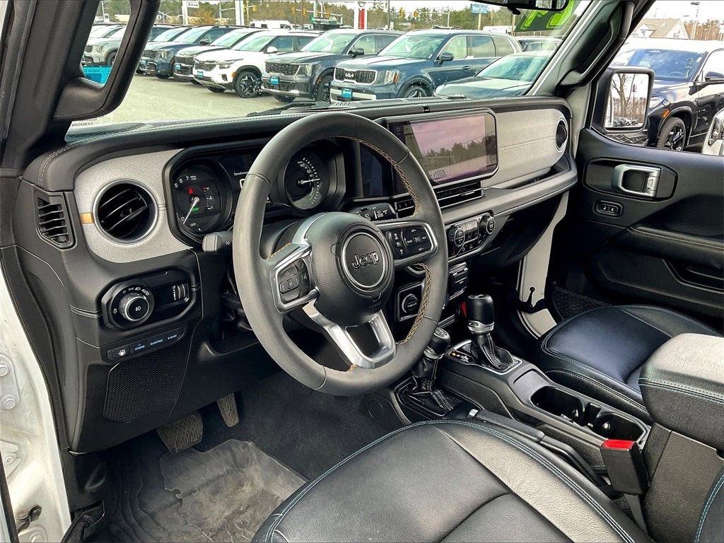 Used 2024 Jeep Wrangler Unlimited Sahara w/ Safety Group image 8