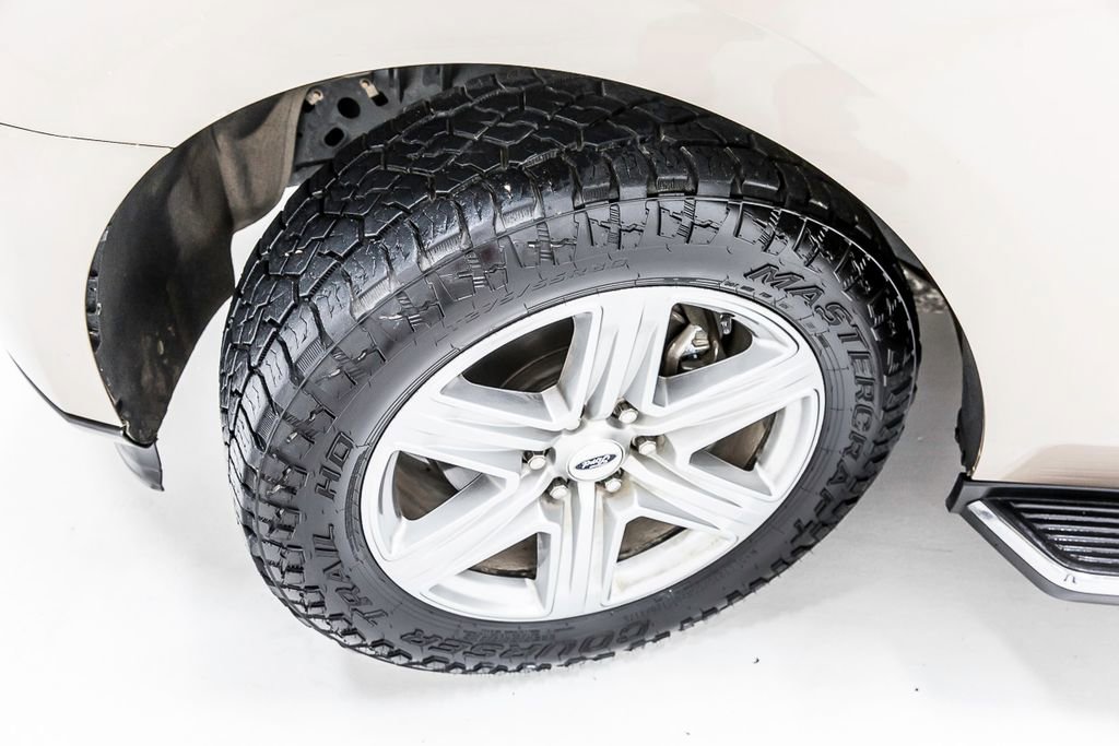 Used 2020 Ford Expedition XLT w/ Equipment Group 202A RWD image 12