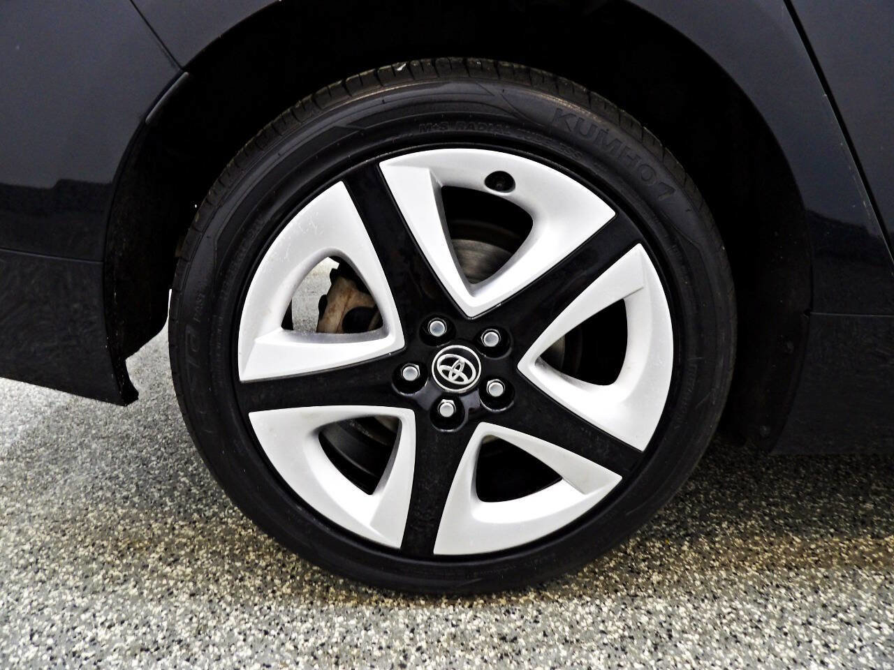 Used 2016 Toyota Prius Three Touring image 22