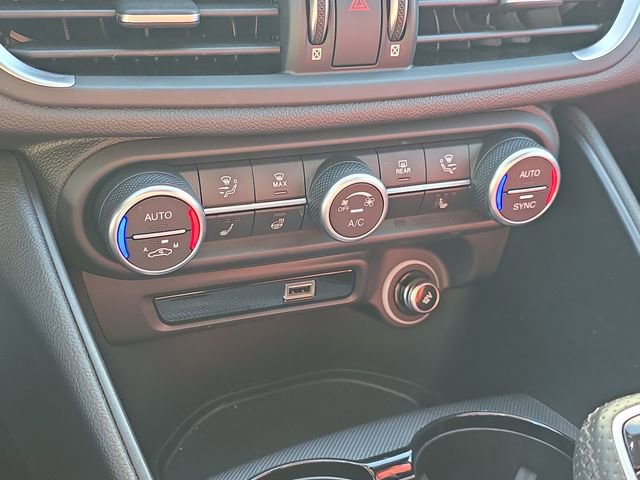 Used 2024 Alfa Romeo Giulia Ti w/ Performance Driving Package image 23