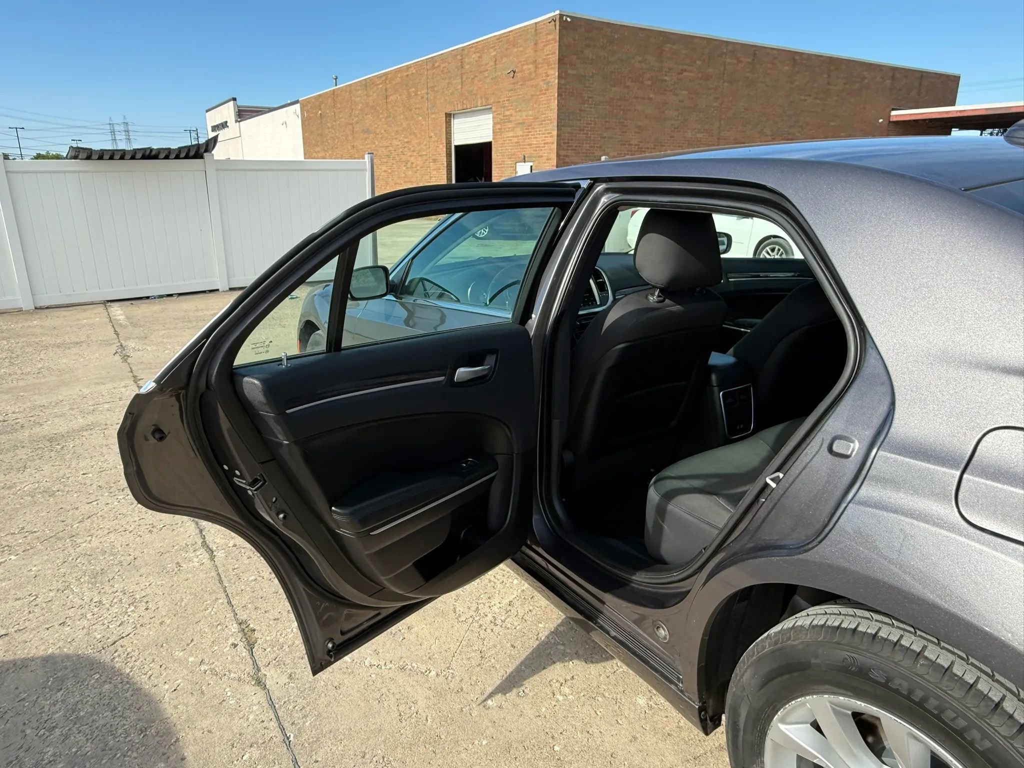 Used 2019 Chrysler 300 Touring RWD image 19