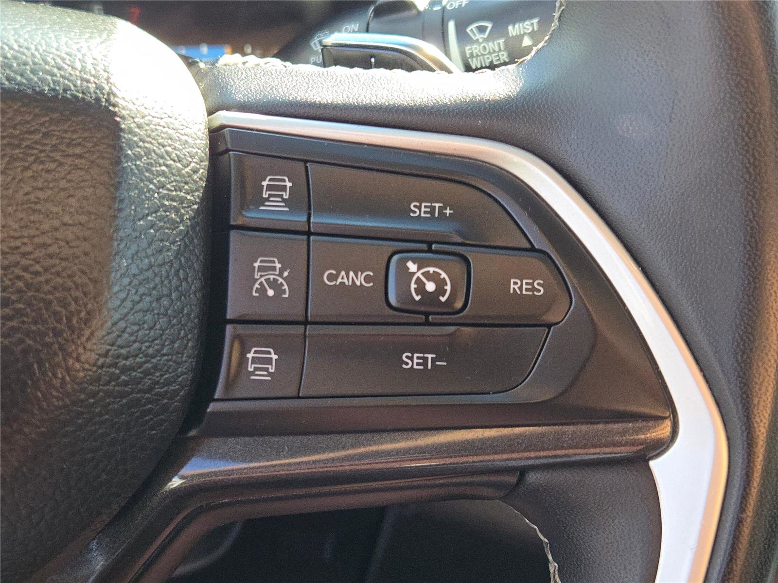 Certified 2023 Jeep Grand Cherokee L Laredo image 34