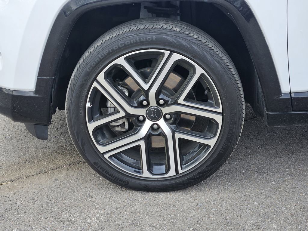 Used 2025 Jeep Compass Limited w/ Elite Group image 9