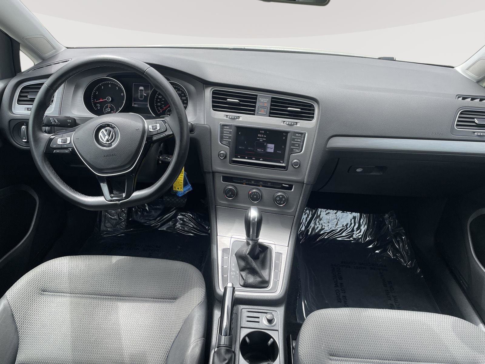 Used 2016 Volkswagen Golf S FWD image 28