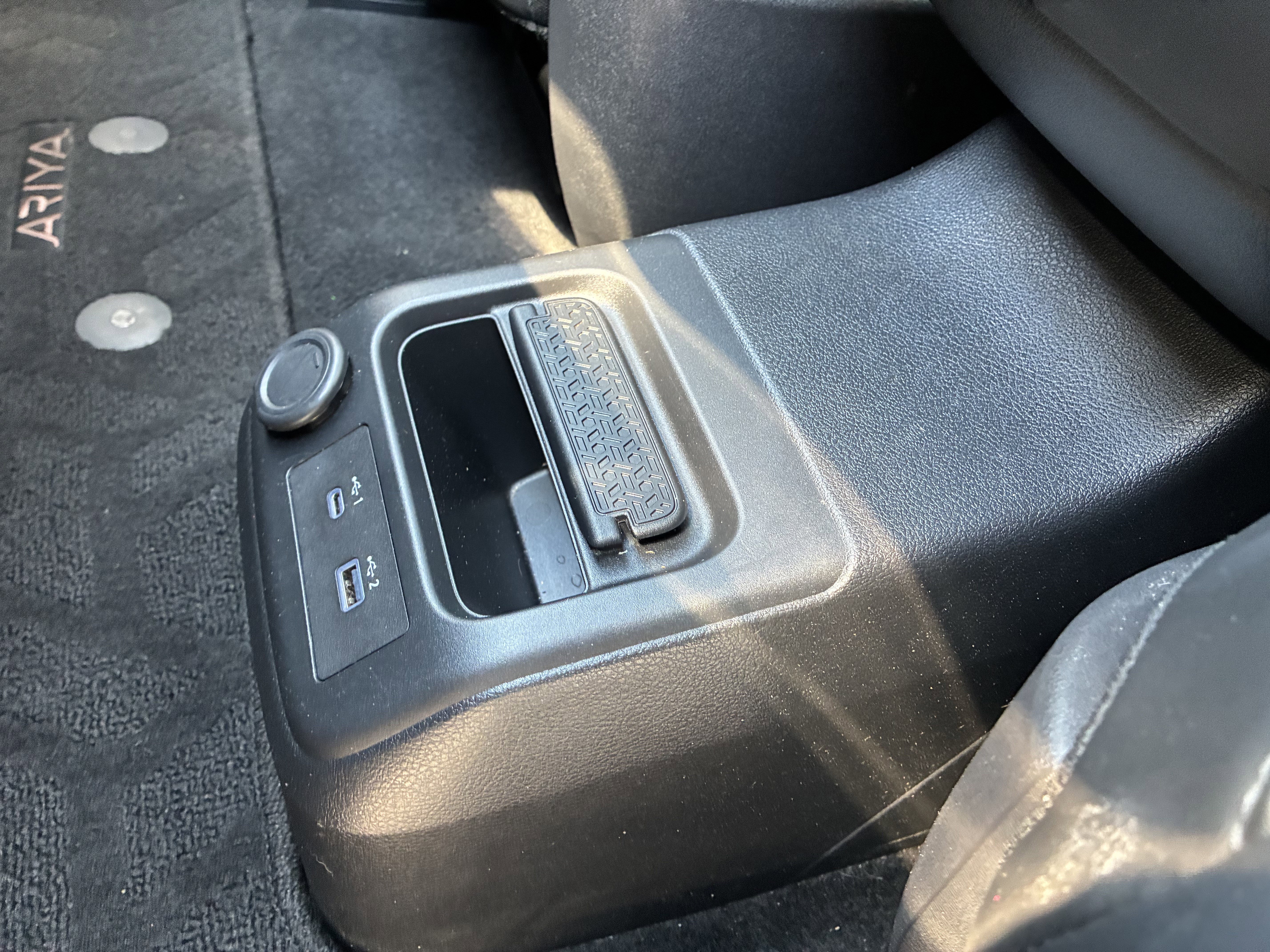 Used 2024 Nissan Ariya AWD image 36