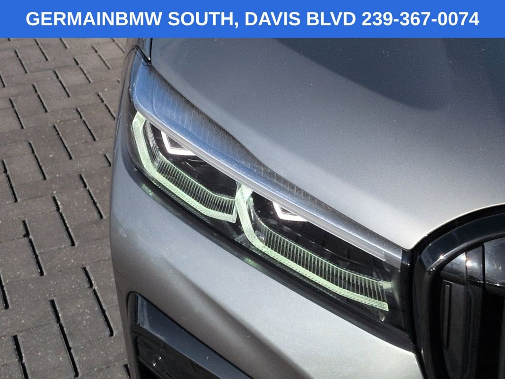 Used 2022 BMW 740i xDrive w/ M Sport Package AWD/4WD image 11