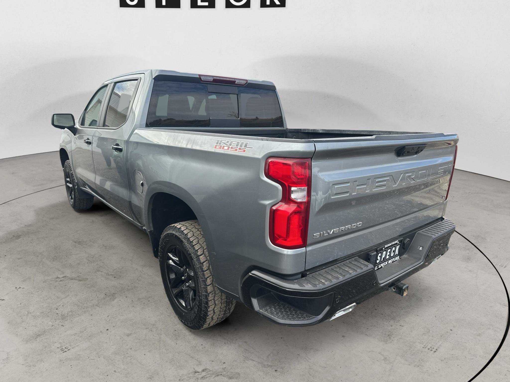 Used 2024 Chevrolet Silverado 1500 LT Trail Boss w/ Convenience Package II AWD/4WD image 2