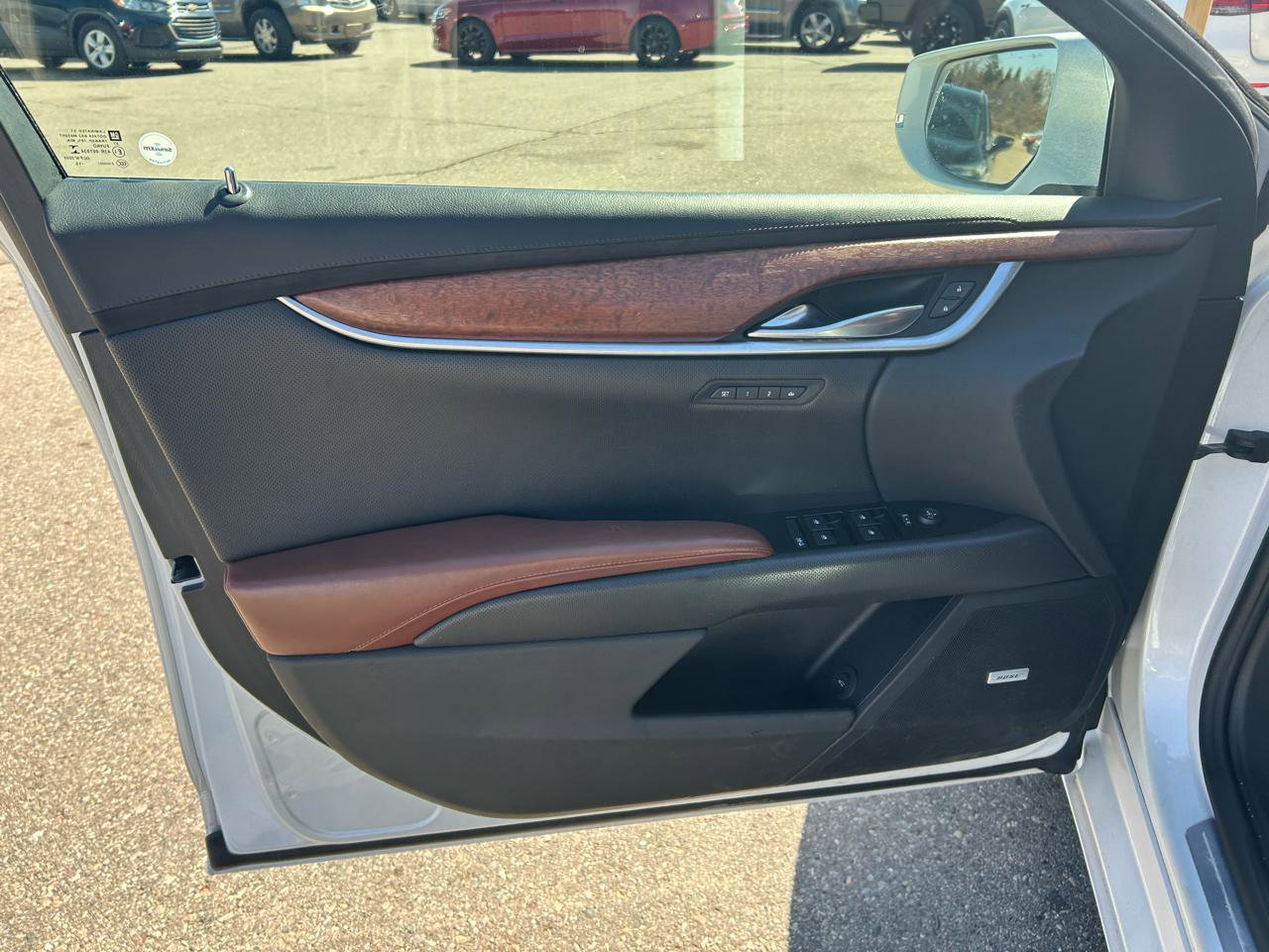 Used 2016 Cadillac XTS Luxury w/ Driver Awareness Package image 14