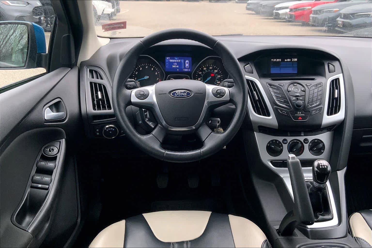 Used 2014 Ford Focus SE w/ SE Sport Package FWD image 6