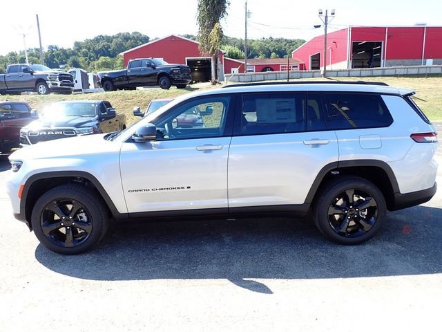 New 2025 Jeep Grand Cherokee L Limited w/ Black Appearance Package image 2