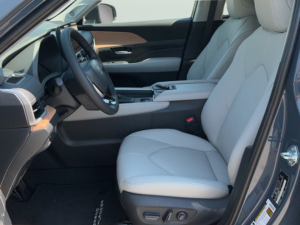 New 2026 Toyota Grand Highlander FWD image 10