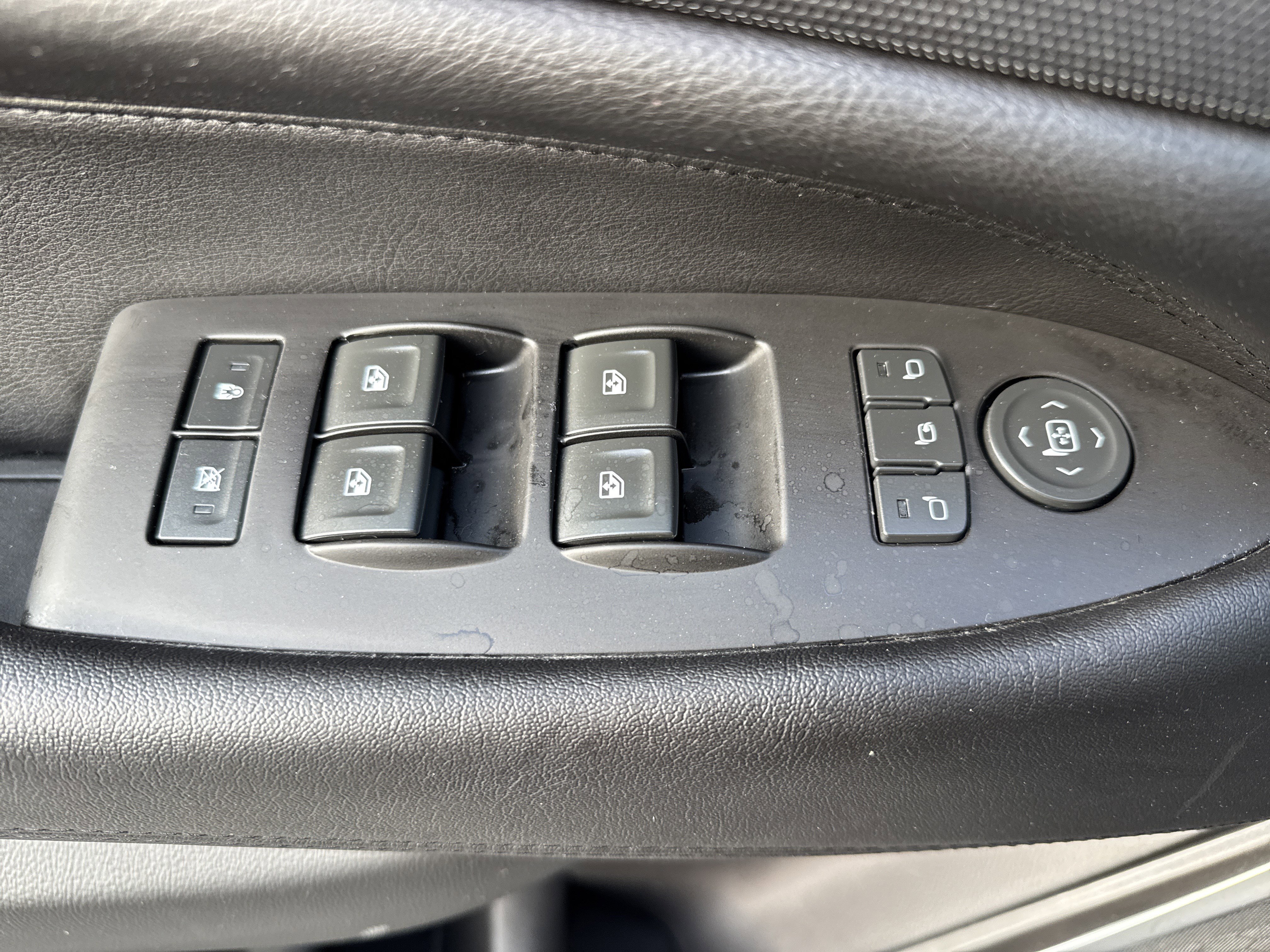 Used 2020 Cadillac Escalade Luxury image 15