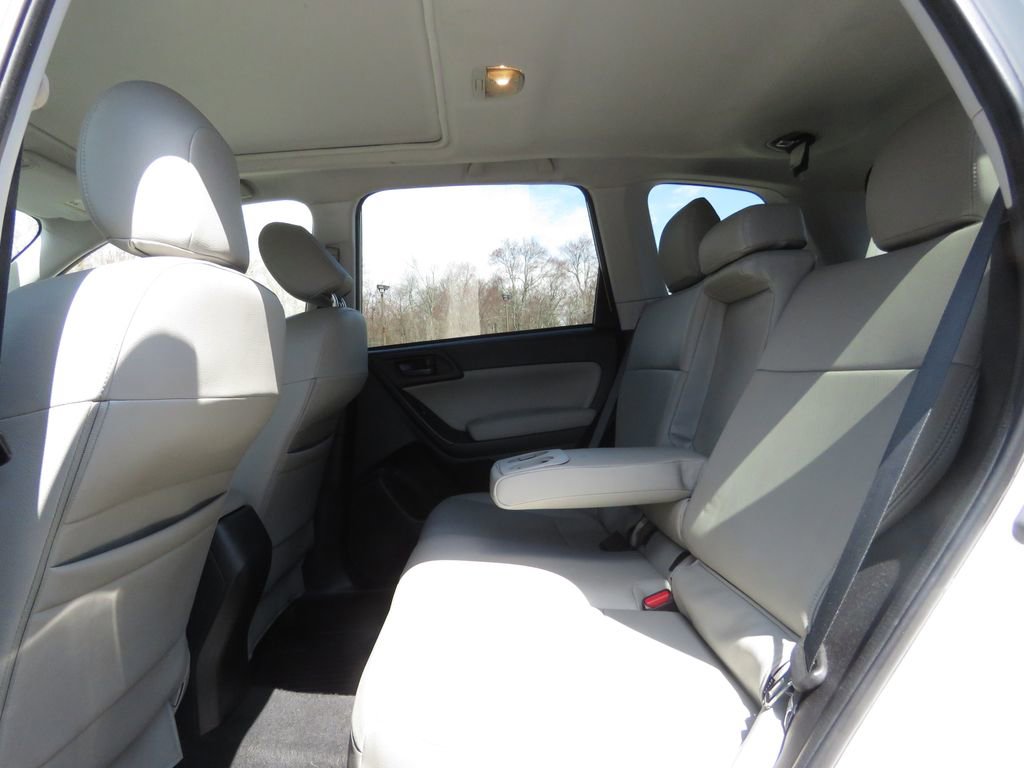 Used 2015 Subaru Forester 2.5i Premium w/ All-Weather Package AWD/4WD image 19