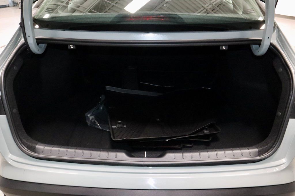 Used 2025 Kia K4 LXS image 13