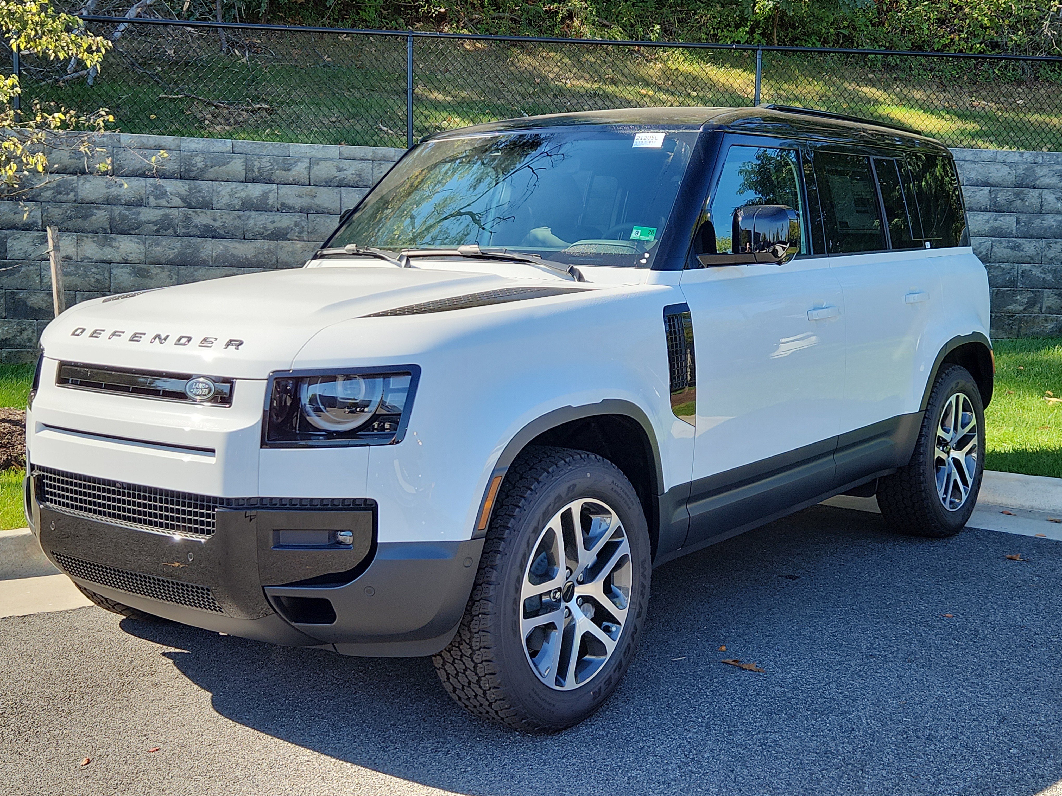 New 2026 Land Rover Defender 110 S 360° Tour