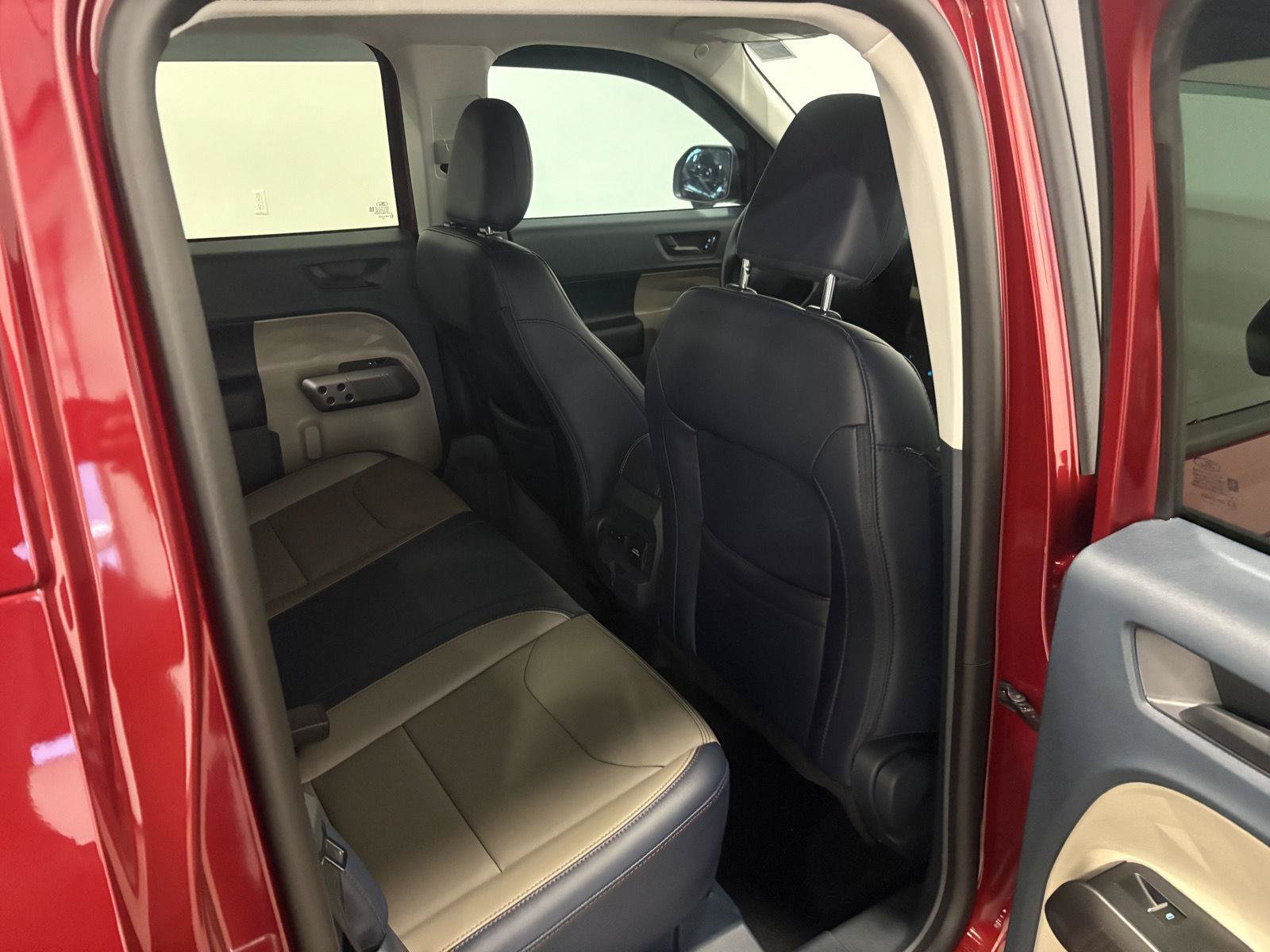 Used 2026 Ford Maverick Lariat AWD/4WD image 34