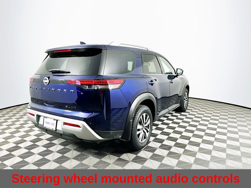 Used 2022 Nissan Pathfinder SL w/ SL Black Package image 11