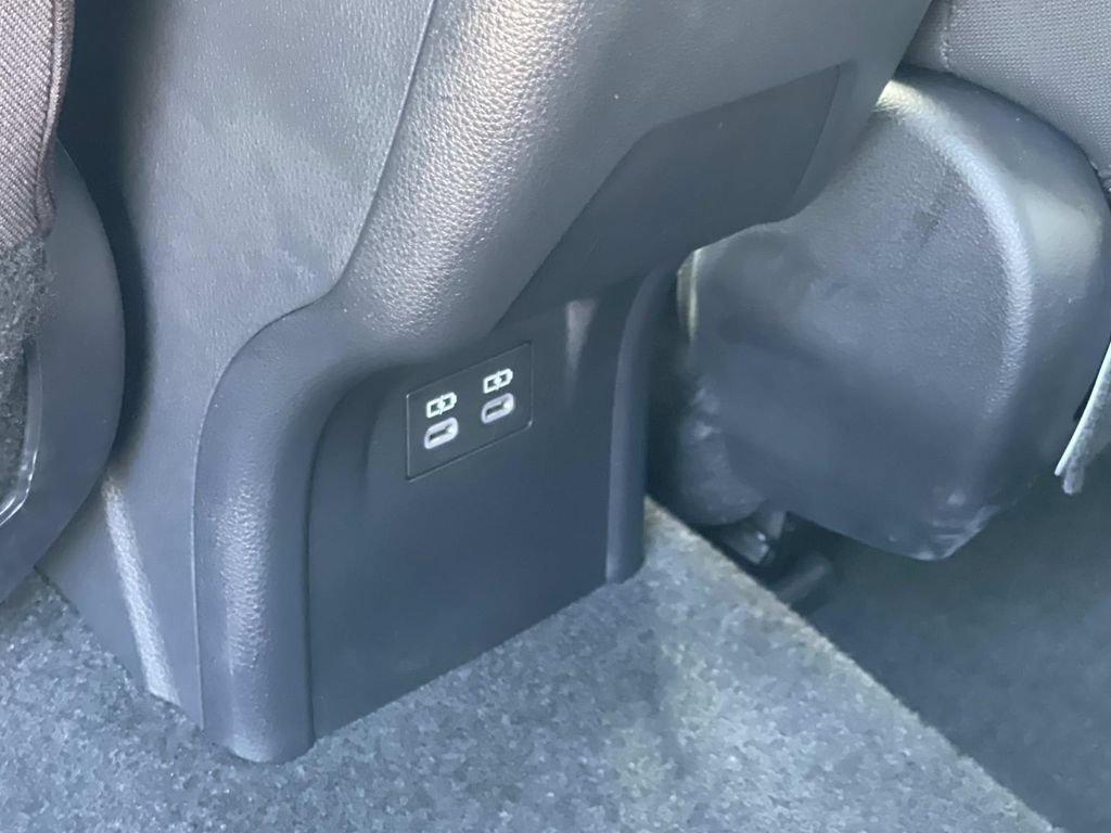 Used 2025 Toyota Prius LE FWD image 15