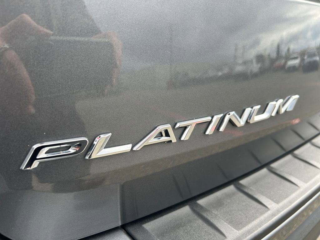 Used 2025 Ford Explorer Platinum w/ LUX Leather Package AWD/4WD image 31