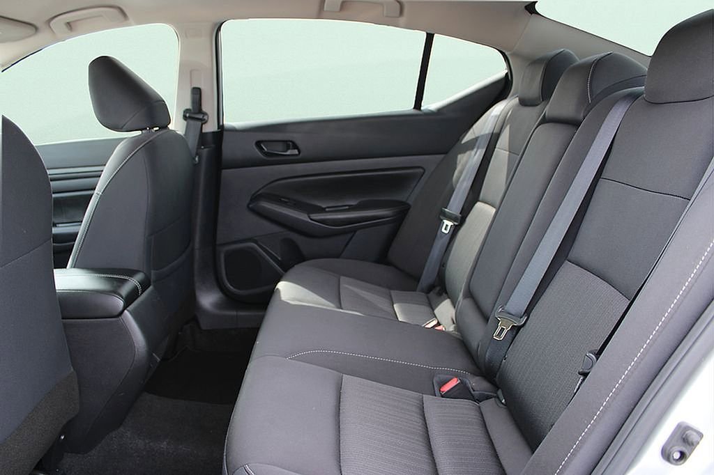 Used 2024 Nissan Altima 2.5 SV image 23