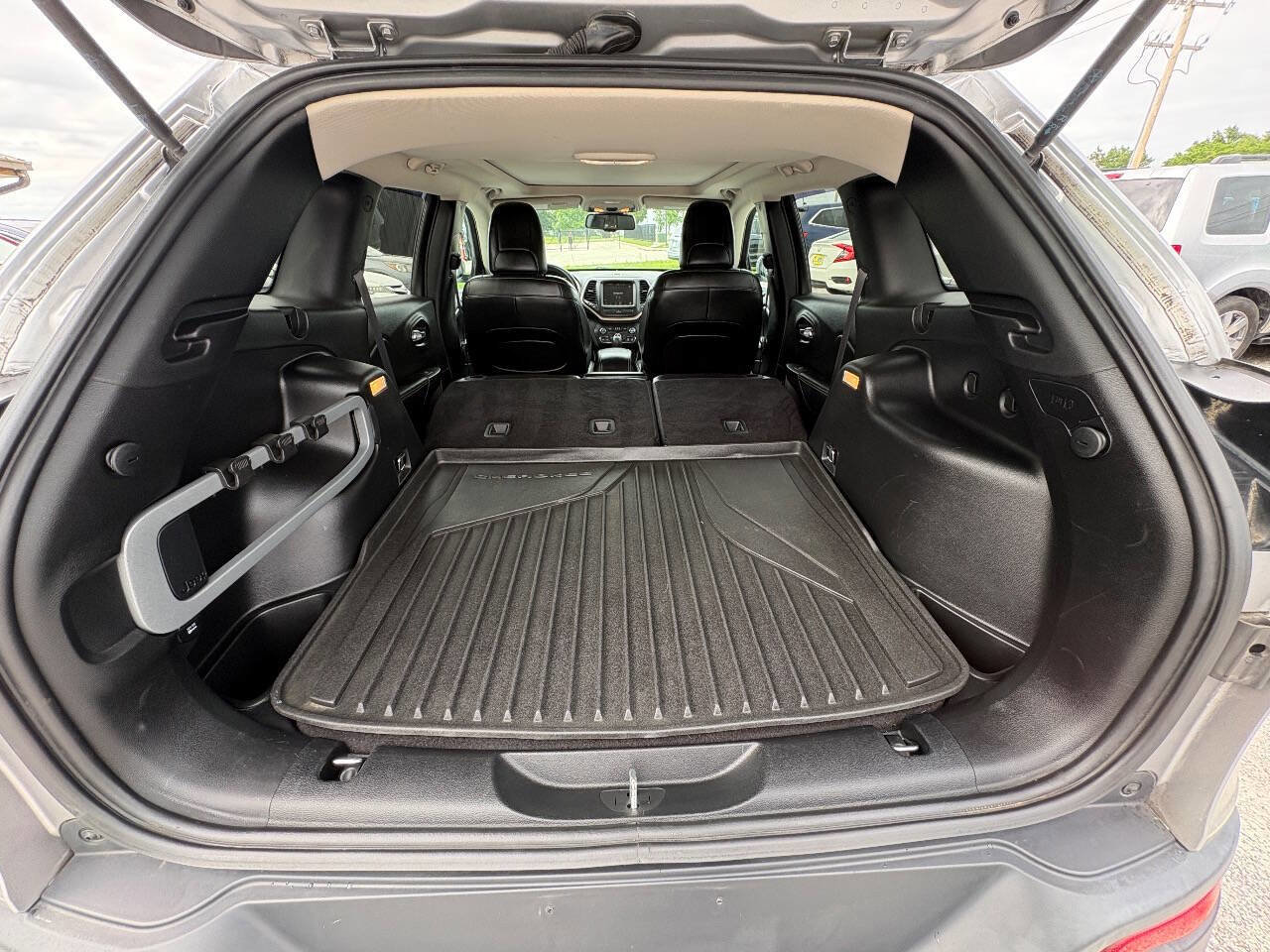 Used 2015 Jeep Cherokee Limited AWD/4WD image 33