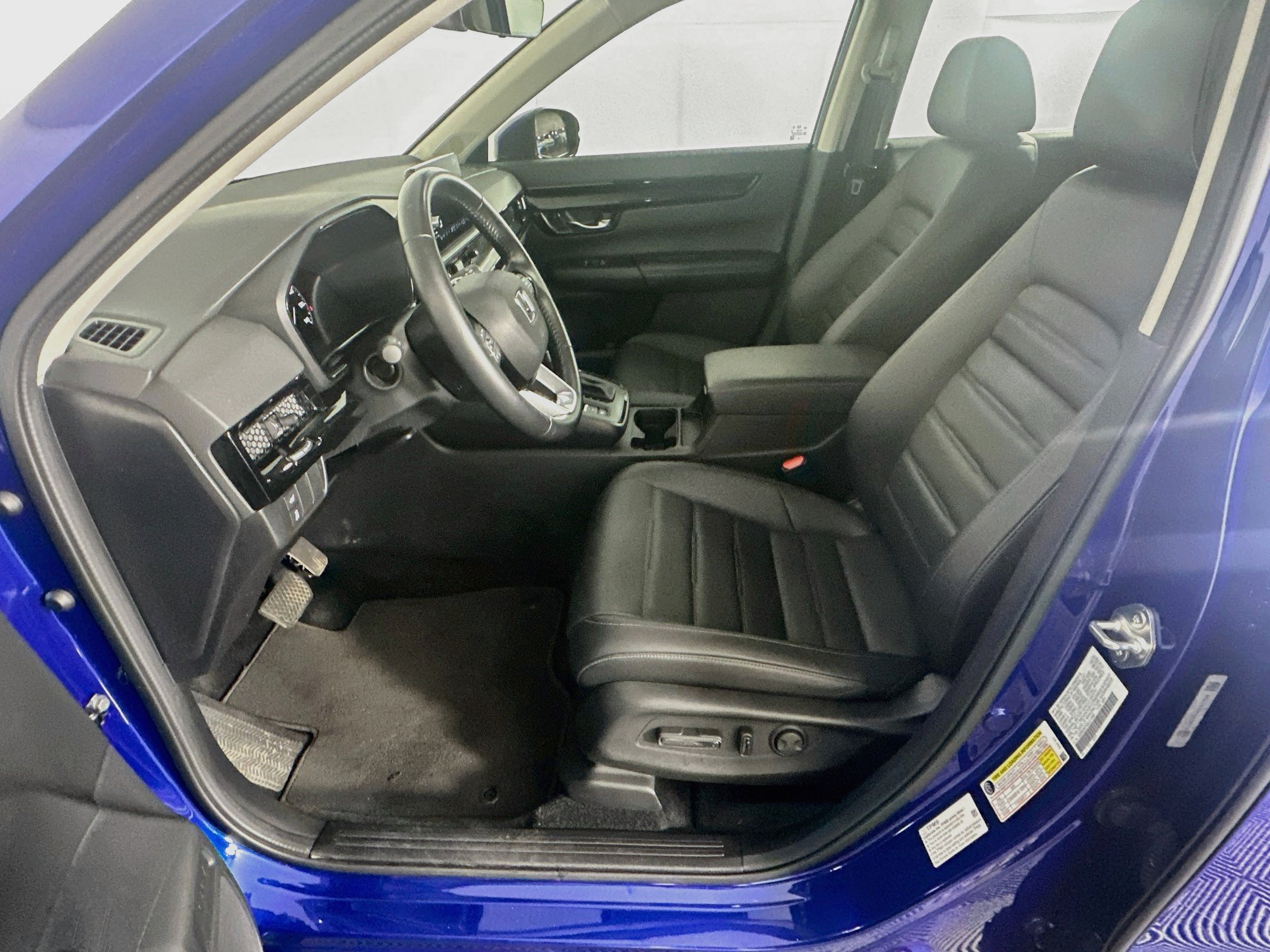 Used 2025 Honda CR-V EX-L image 13