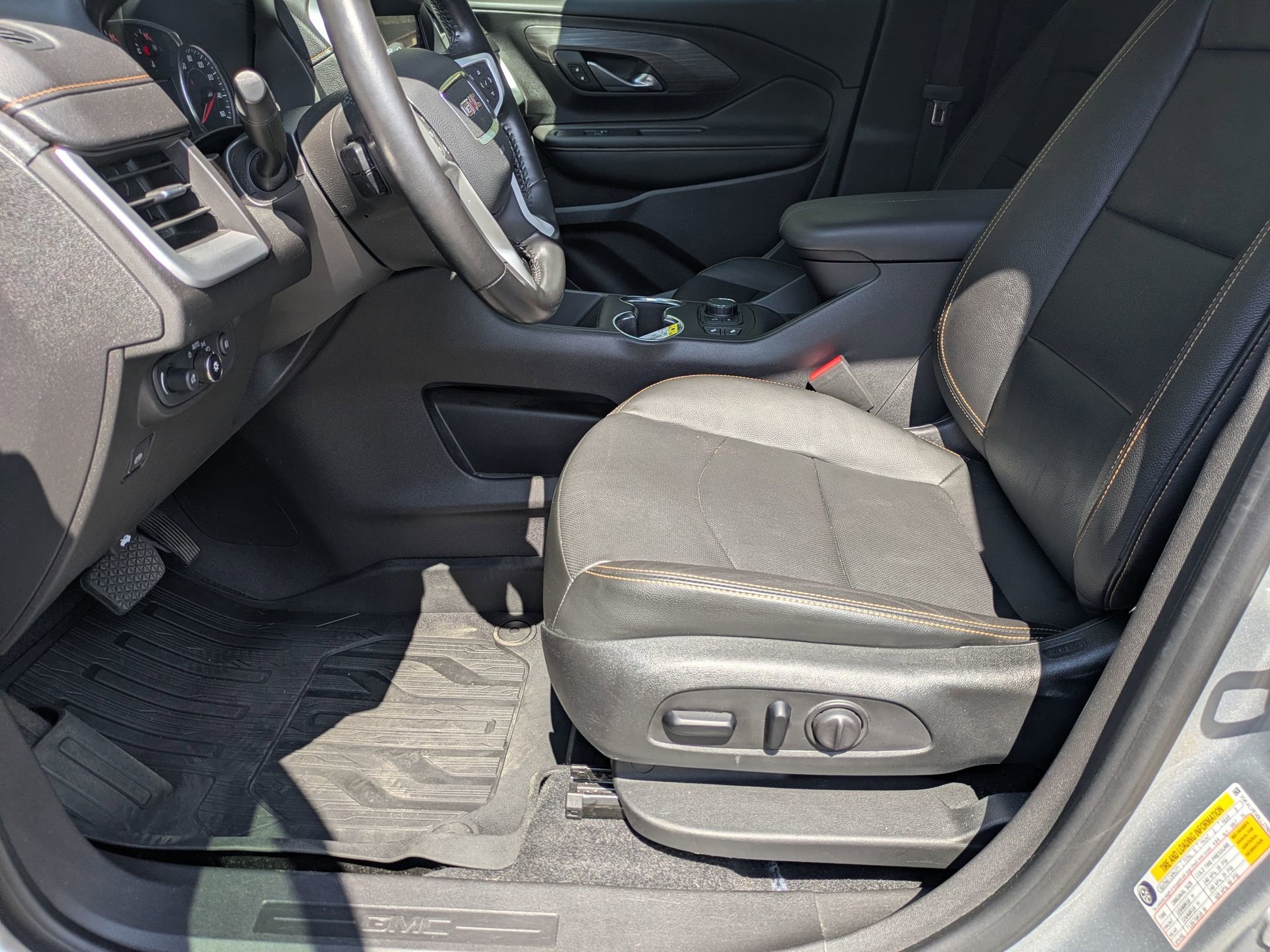 Used 2020 GMC Terrain SLT w/ Preferred Package image 12