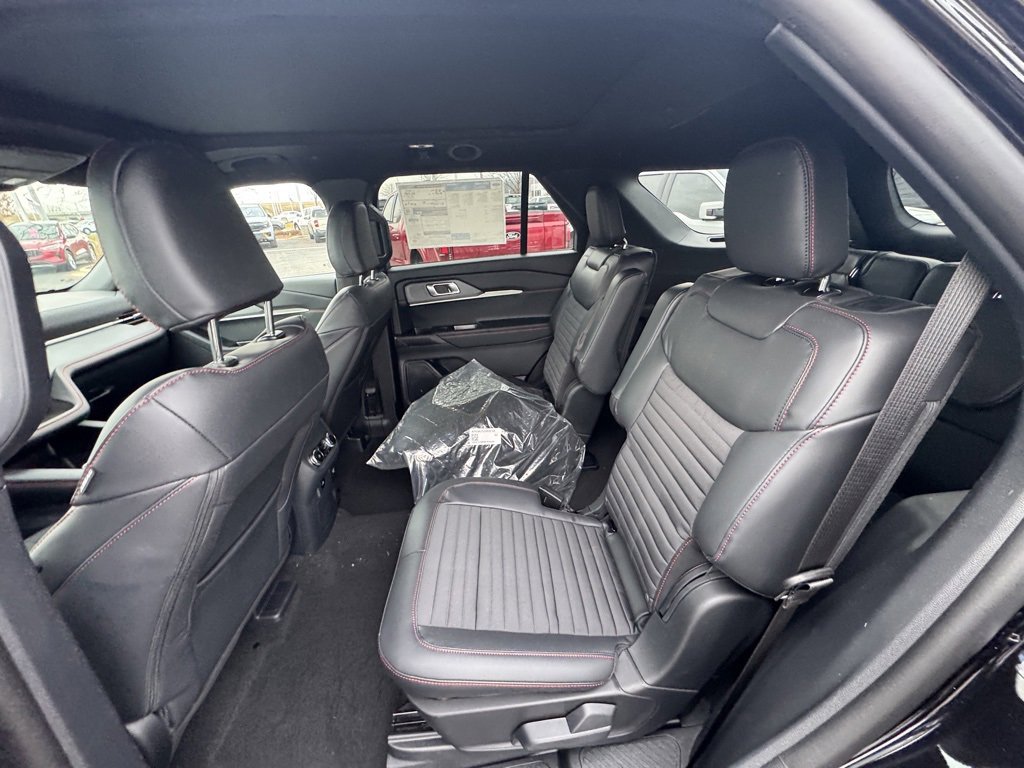 New 2026 Ford Explorer ST-Line w/ ST-Line Street Pack image 13
