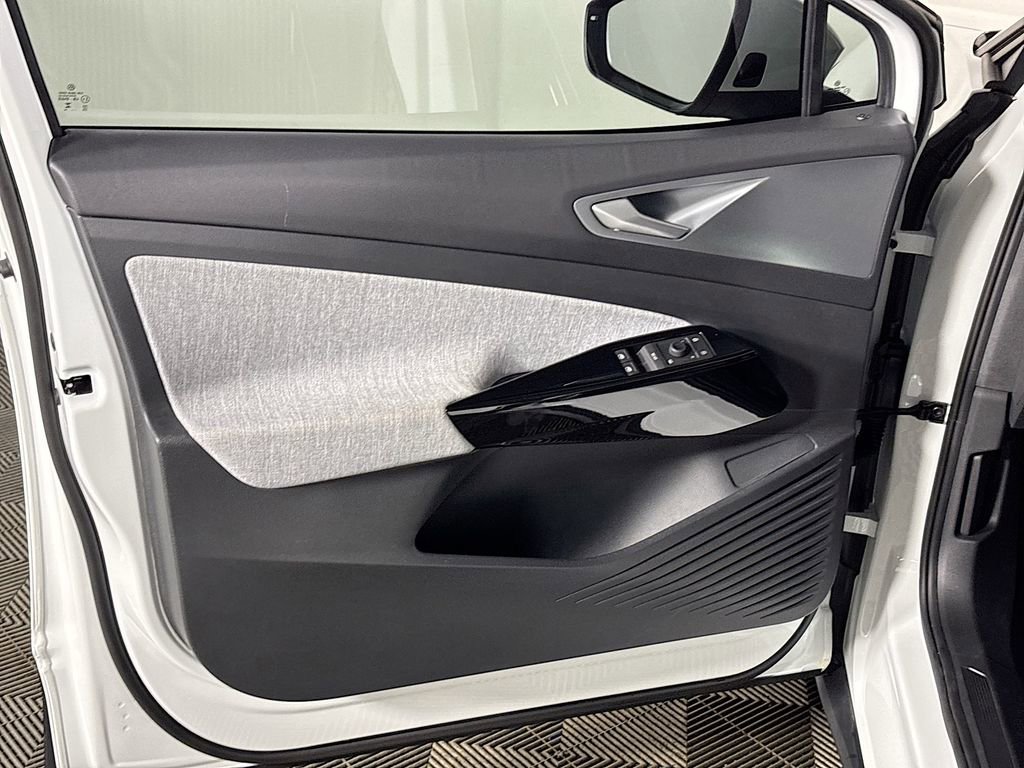 Used 2024 Volkswagen ID.4 2WD image 11