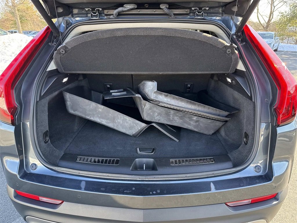 Used 2019 Cadillac XT4 Premium Luxury w/ Cold Weather Package image 14