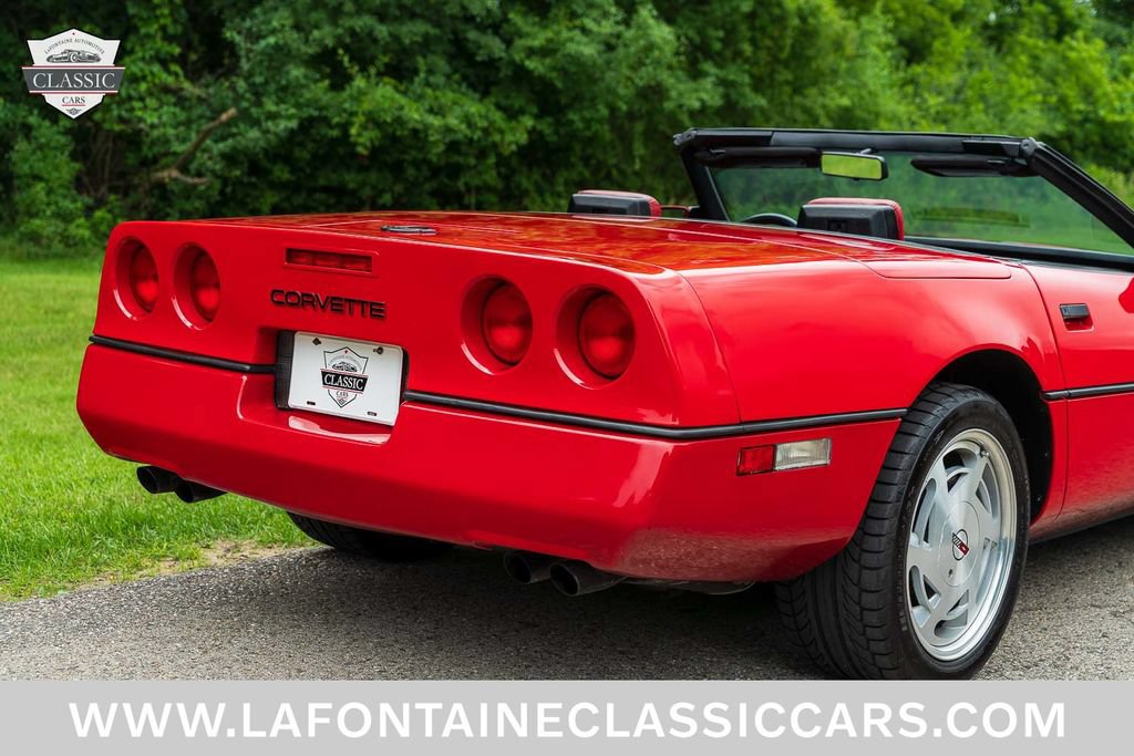 Used 1988 Chevrolet Corvette Convertible RWD image 40