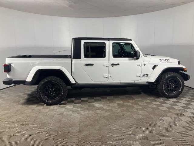 Used 2024 Jeep Gladiator Sport image 3