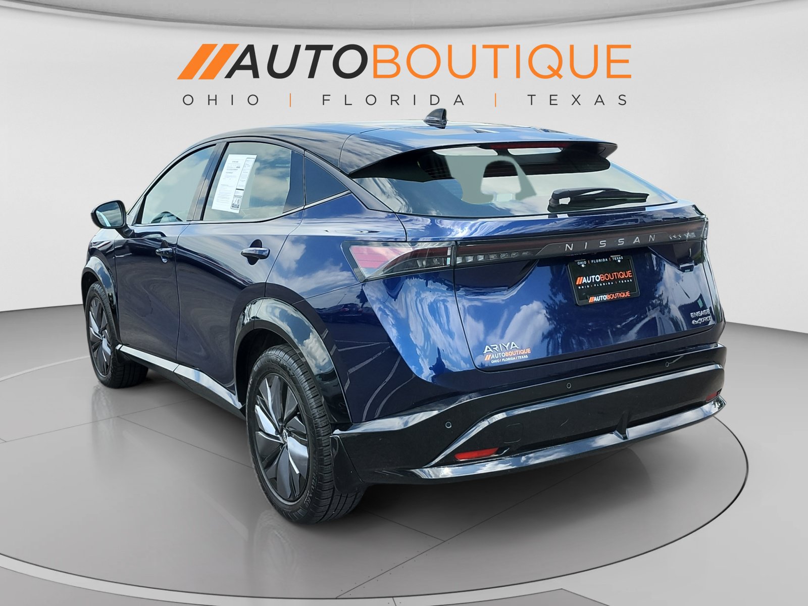 Used 2023 Nissan Ariya AWD image 3
