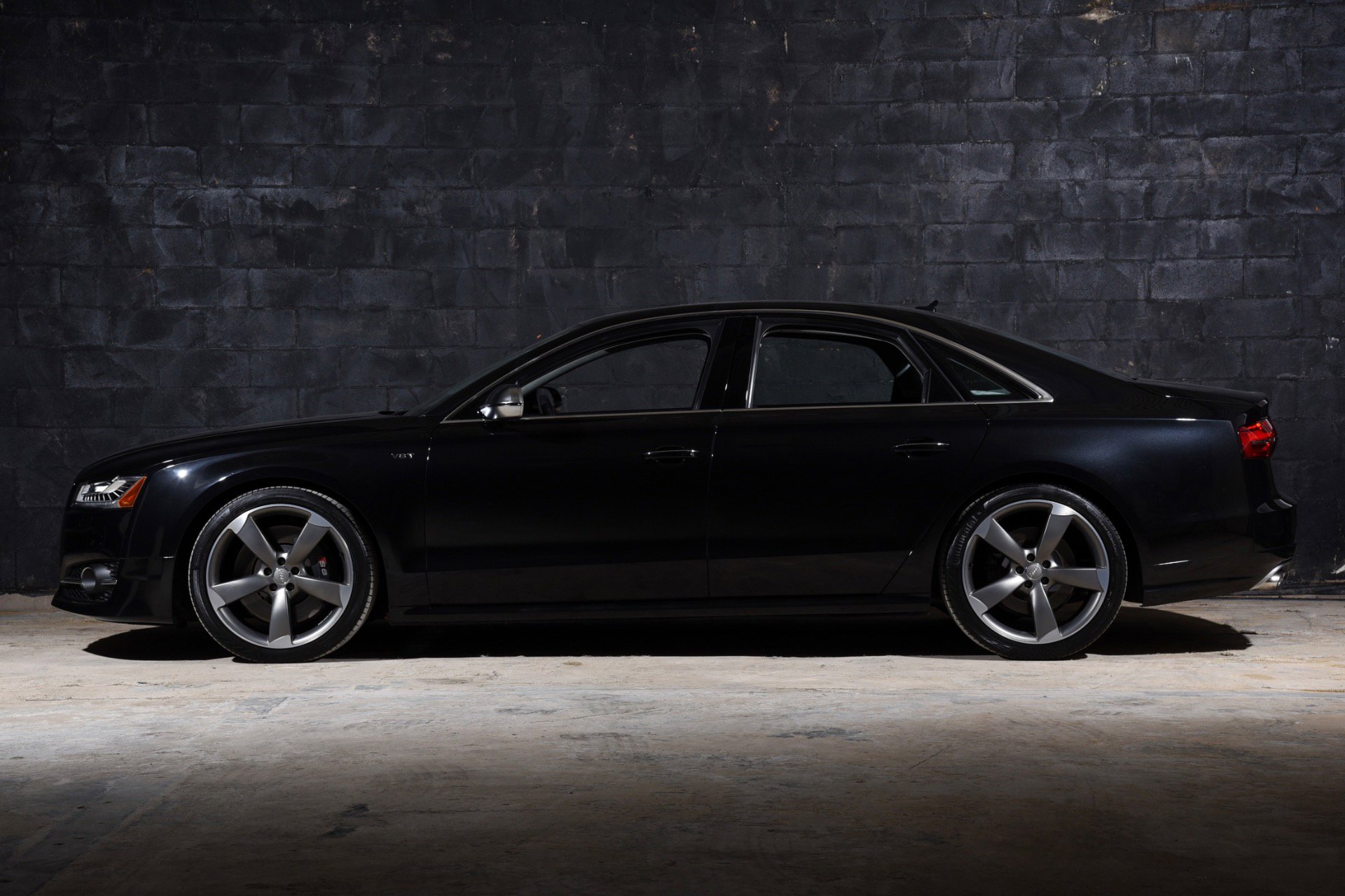 Used 2015 Audi S8 image 16