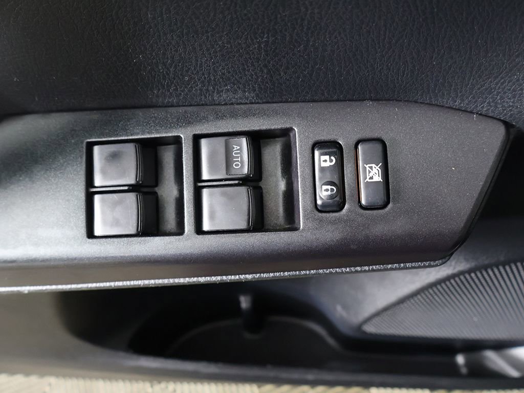 Used 2017 Toyota RAV4 XLE FWD image 34