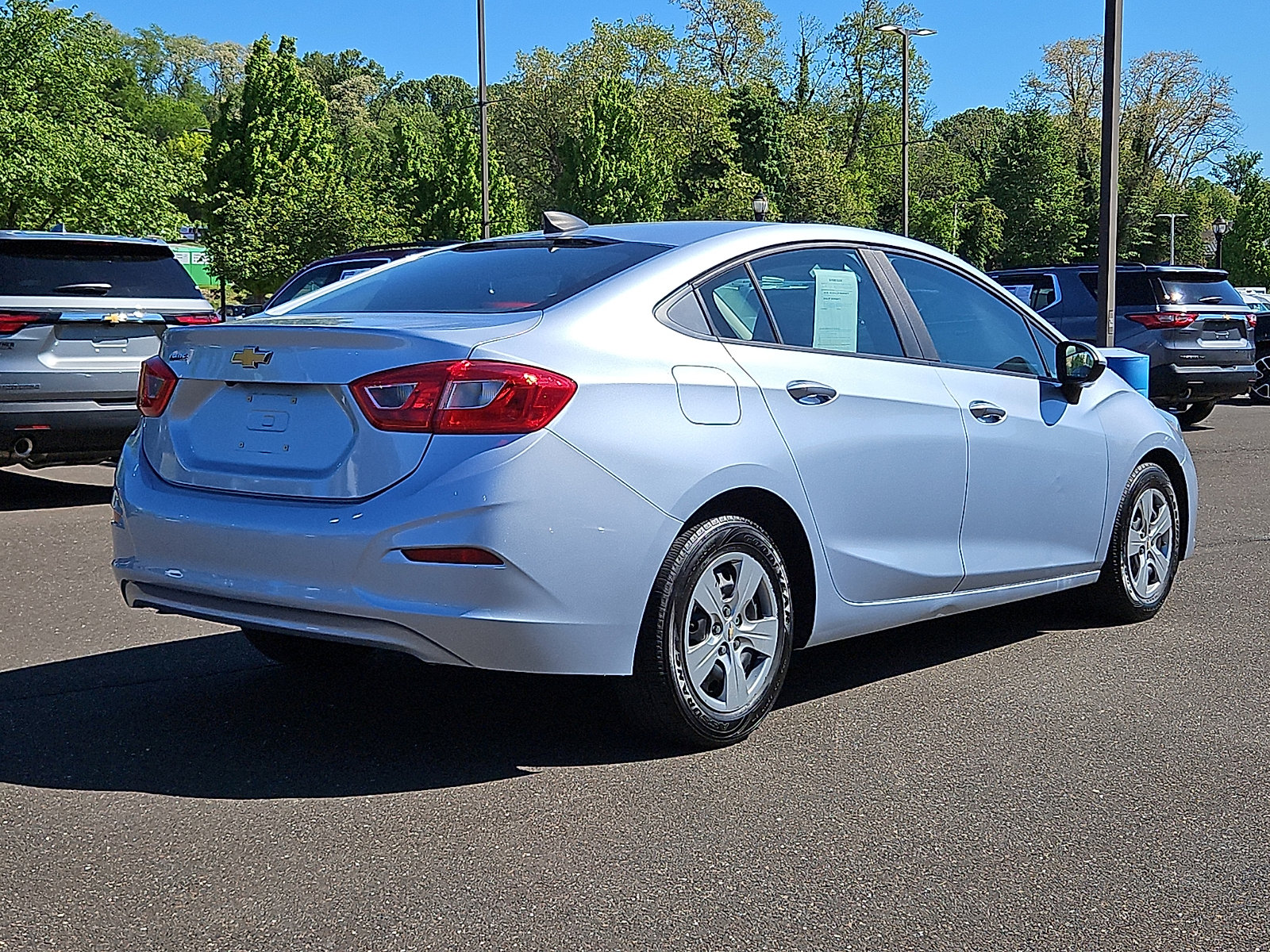 Used 2017 Chevrolet Cruze LS FWD image 6