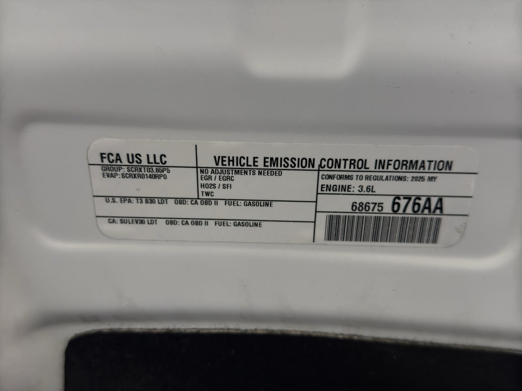 Used 2025 Chrysler Pacifica Limited FWD image 38