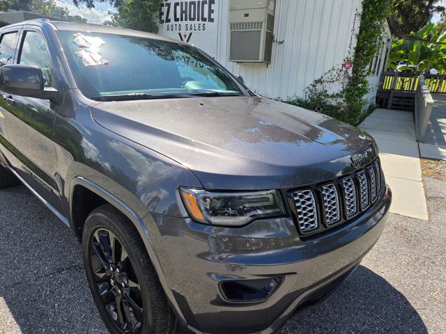 Used 2021 Jeep Grand Cherokee Laredo X image 2