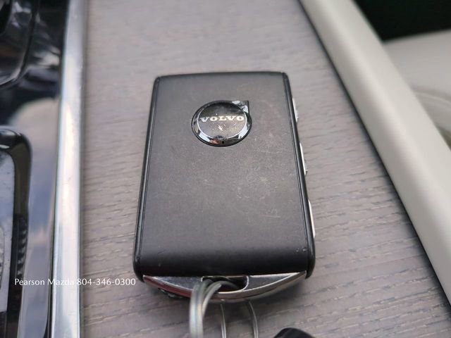 Used 2025 Volvo XC90 B6 Ultra w/ Protection Package Premier image 32