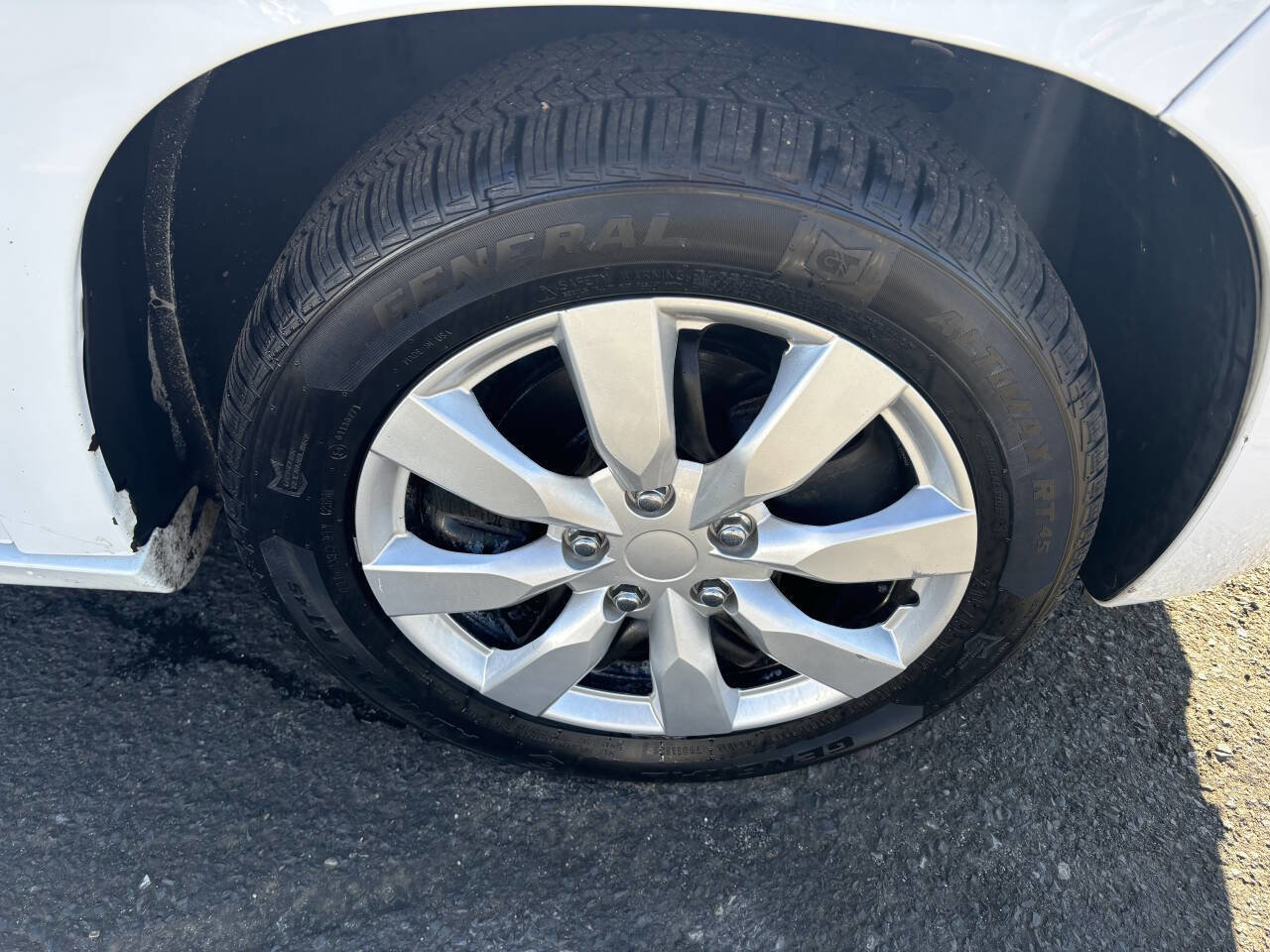 Used 2010 Chevrolet HHR LT image 27