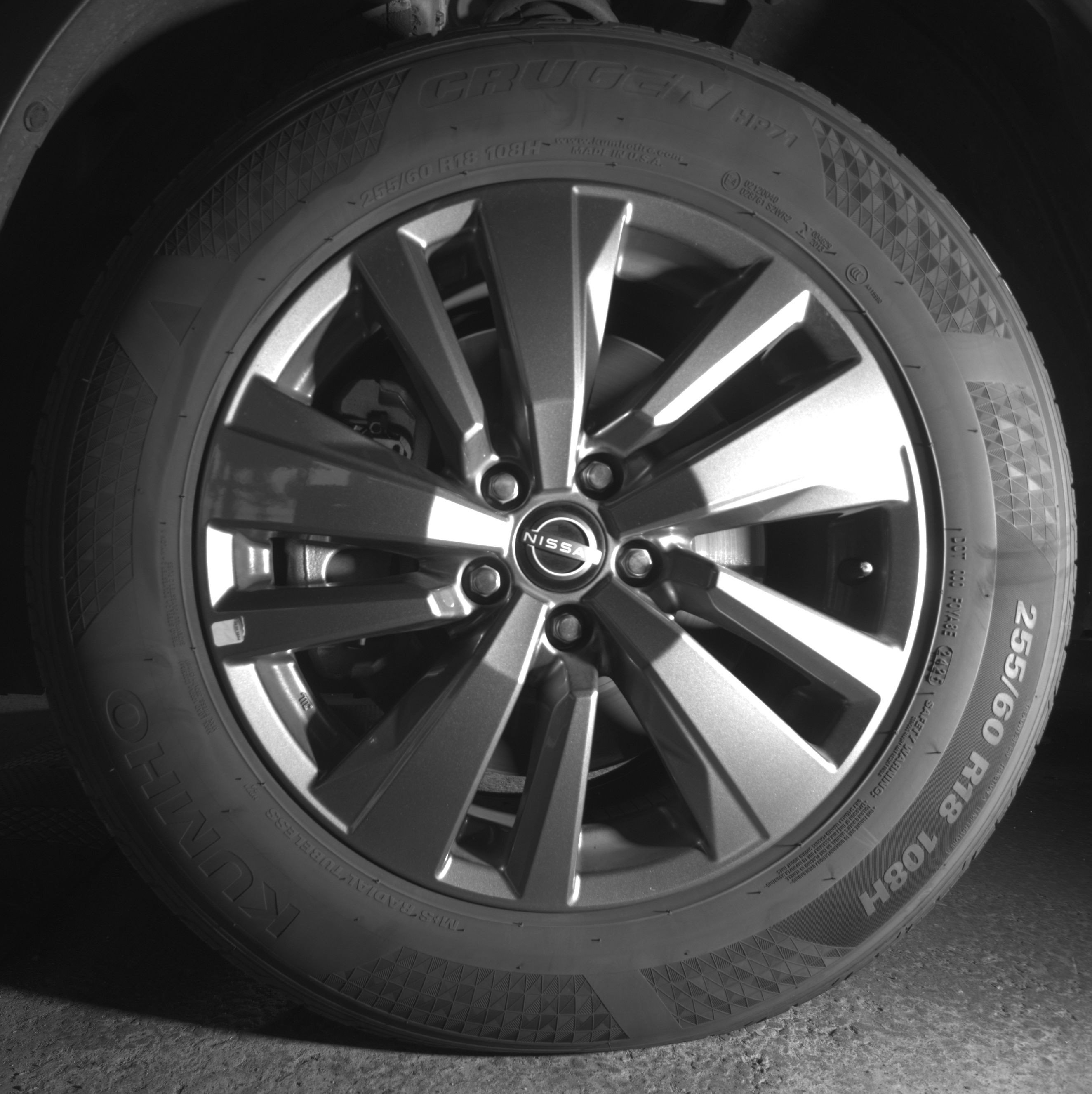 Used 2025 Nissan Pathfinder SV image 12